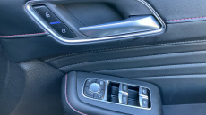 MG Hs 1.5 T-GDI Exclusive 5dr DCT Petrol Hatchback